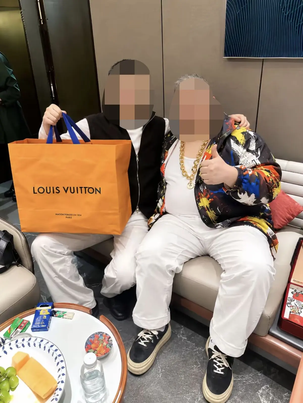 《沈阳老佛佛叔儿子翻车事件》高清完整版流出-沈阳老佛佛叔父子风波始末-事件后续追踪