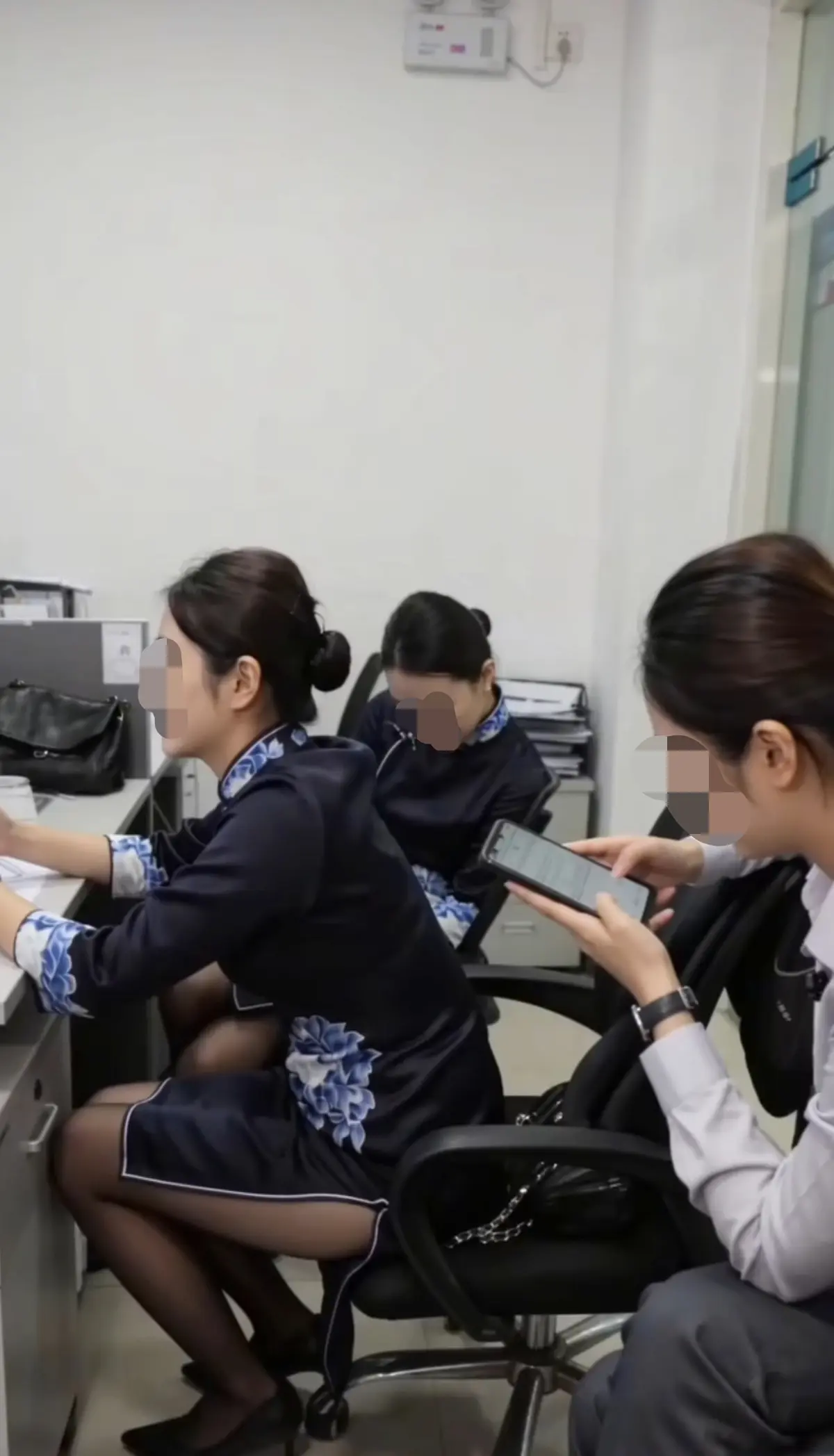 《佛山院子售楼部厕所女销售》在线观看免费高清-佛山院子售楼部小姐姐无删减资源-百度云网盘下载链接