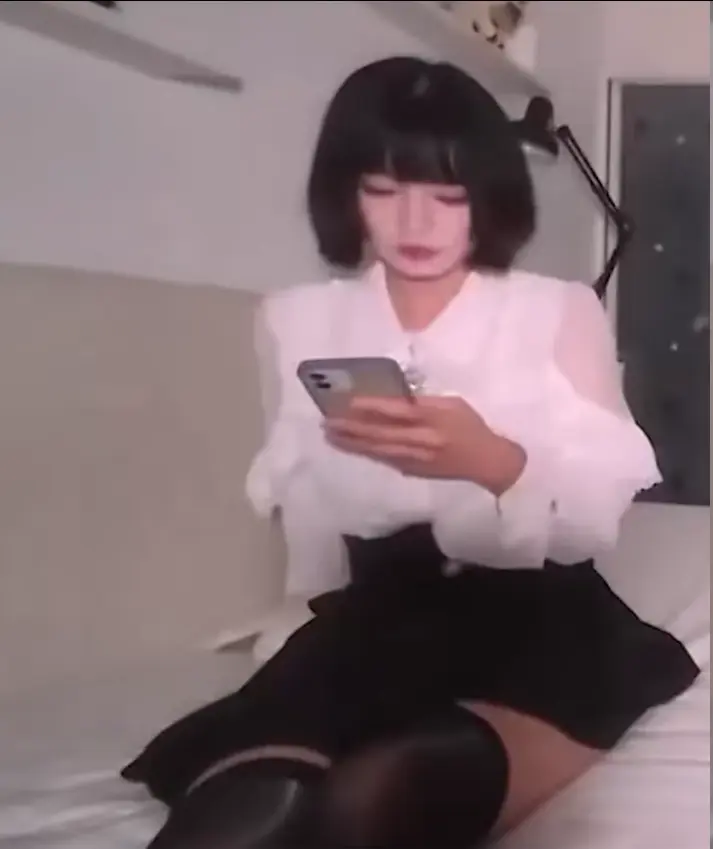 咕姆gomu 推特福利姬合集-黑丝萝莉少女甜美诱惑-在线免费观看