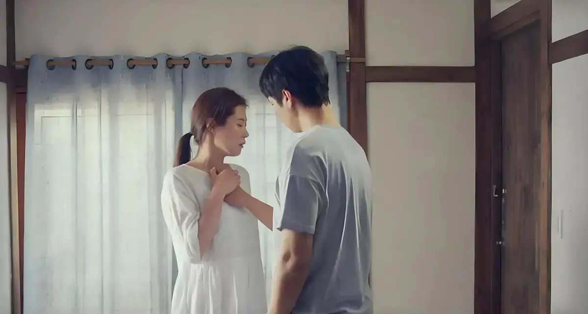 情感力作《出轨》高清全集在线观- 丫丫影院免费解锁无广告资源- 0.5度体温差撕开7年婚姻的伪装