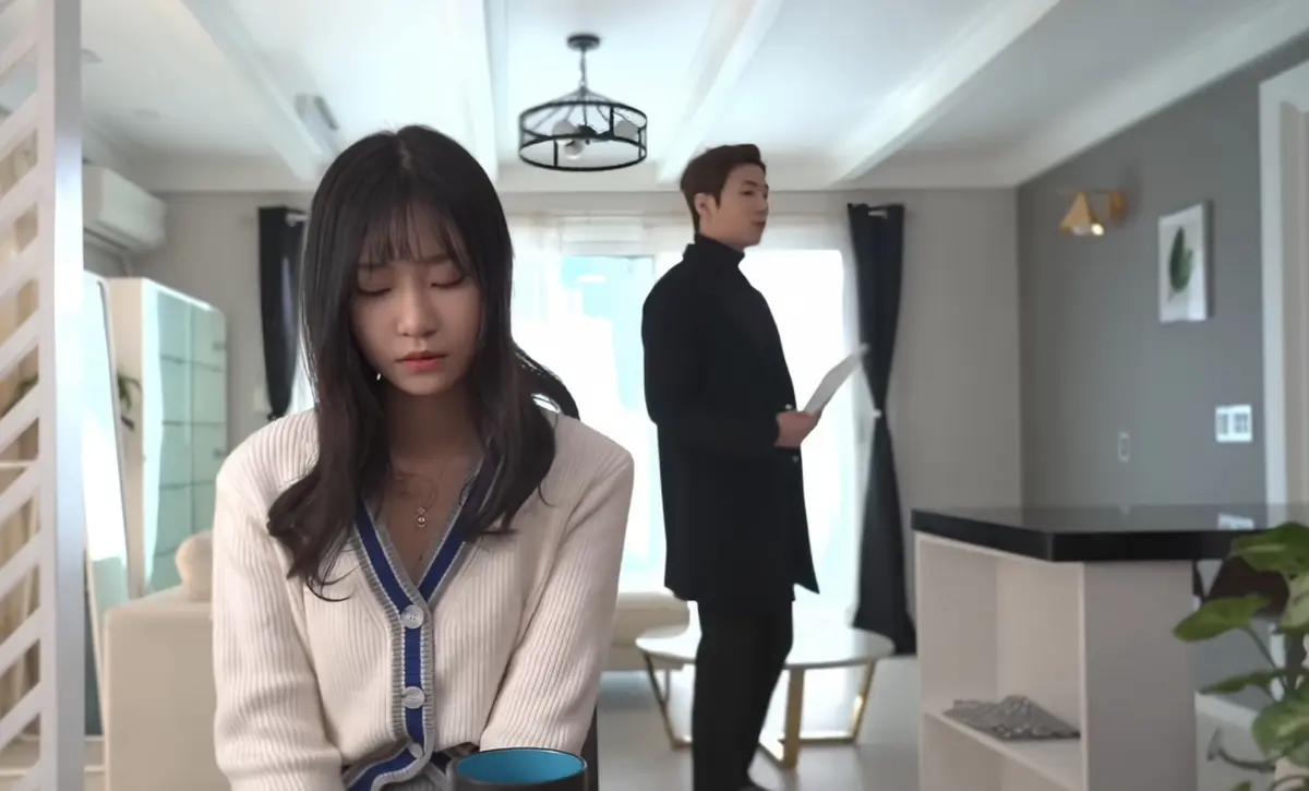 尹律主演《债务人的妻子》韩国伦理电影- 无广告中文字幕完整资源- 极速影院在线免费观看