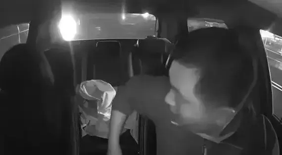 太原出租车司机与醉酒女事件 完整版11分50秒行车记录仪视频 11分51秒影像曝光