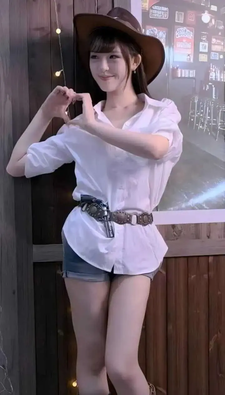 抖音6万粉网红夏鸣前cos时间管理大师-吃瓜事件后续完整版高清在线看-刷新网友吃瓜热情
