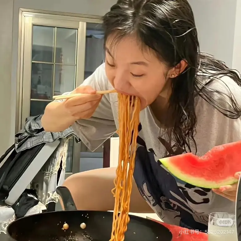 《青州杨家馅饼老板娘辛能能事件》