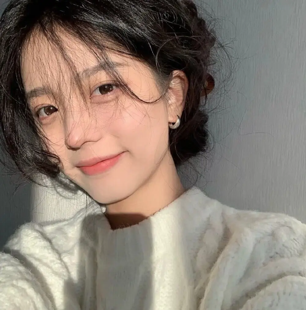《新入宫的贵人撞了我的闺名沈章玉婉》相关资源图片